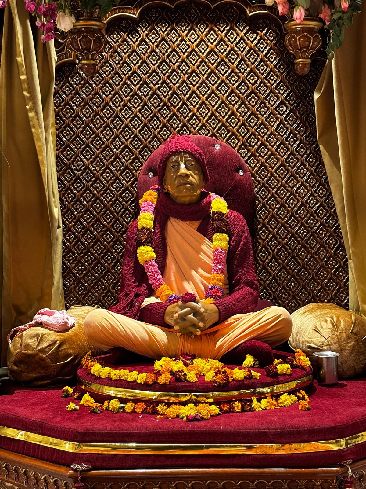 ISKCON Rohini Prabhupada | ISKCON Rohini (Sri Sri Radha Madhav Mandir)