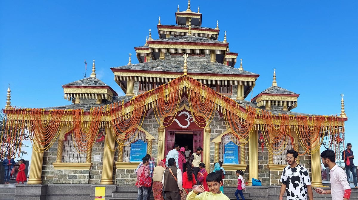 Surkanda Devi Temple Wall 3 | Surkanda Devi Temple