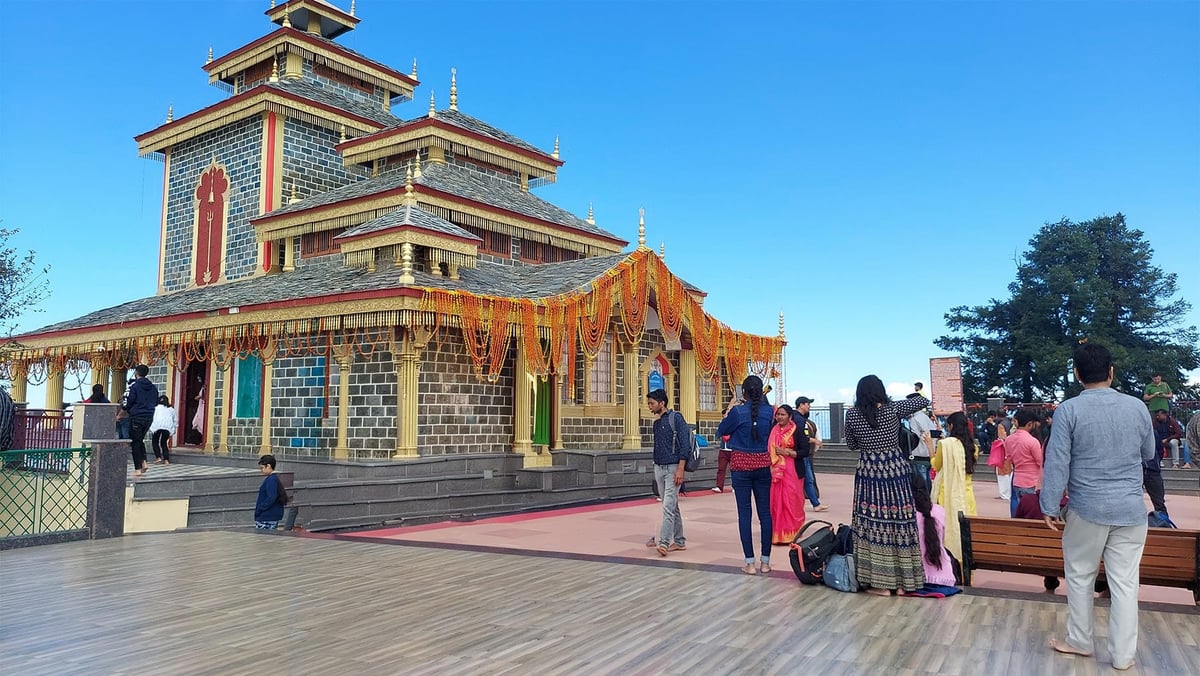 Surkanda Devi Temple Wall 3 | Surkanda Devi Temple
